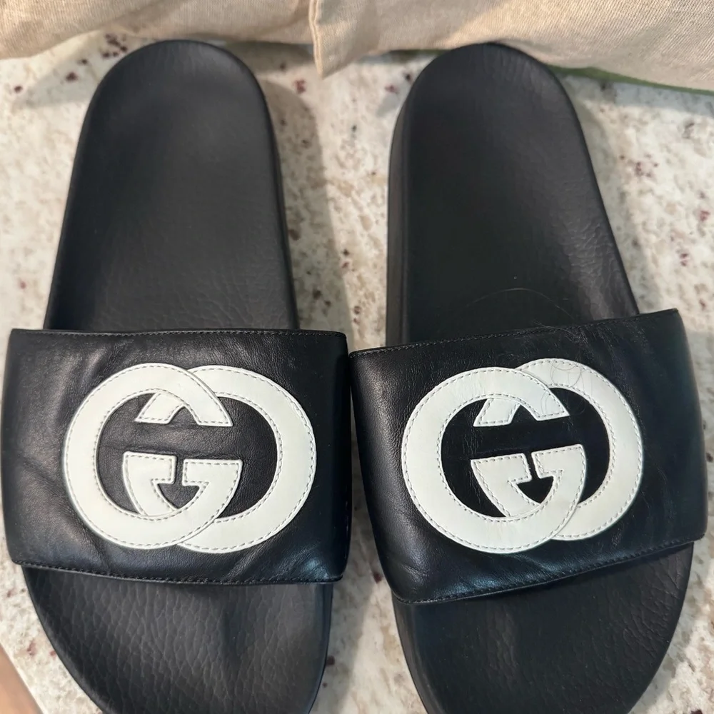Gucci Black and White Slide Sandals - Picture 3 of 4